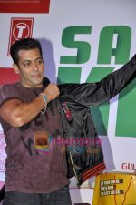 Salman Khan at Ready live mad concert announcement in Novotel, Juhu, Mumbai on 20th May 2011 (29).JPG